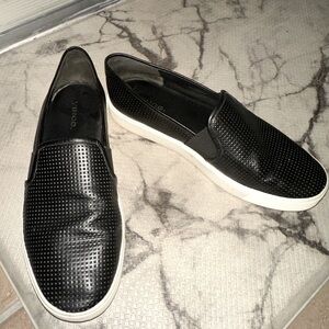 Vince black slip on flat sneaker 7.5 fall